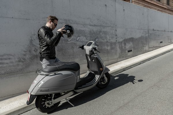 Comment les nouveaux systèmes de refroidissement des batteries améliorent-ils les performances des motos électriques ?